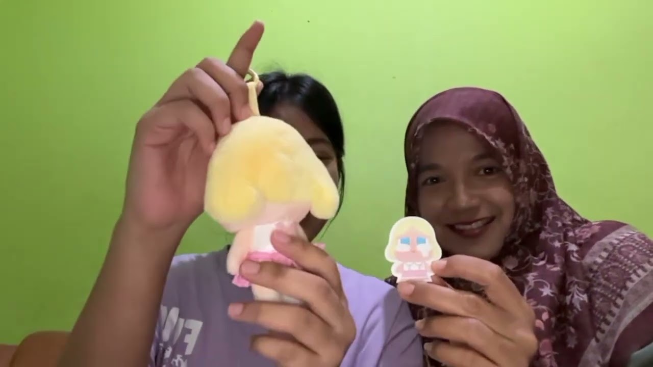 Unboxing pop mart: crying baby sunset concert