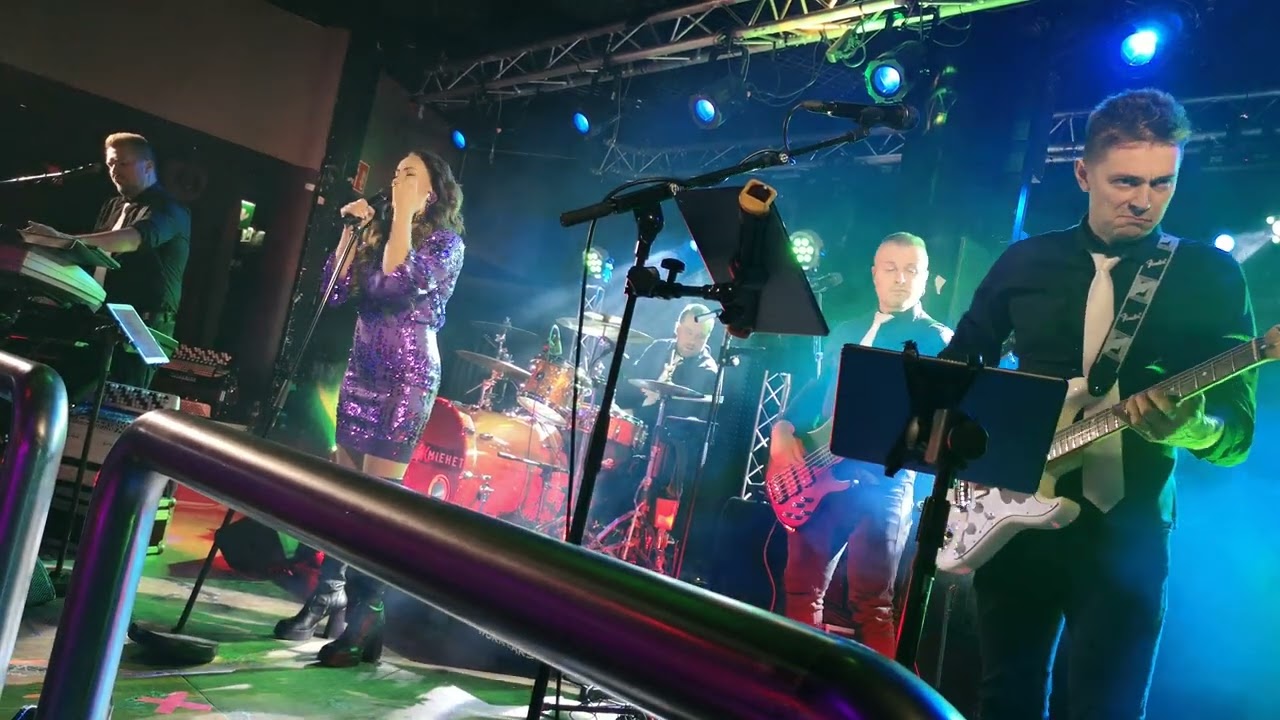 Saija Tuupanen & eXmiehet - Karjalan kunnailla