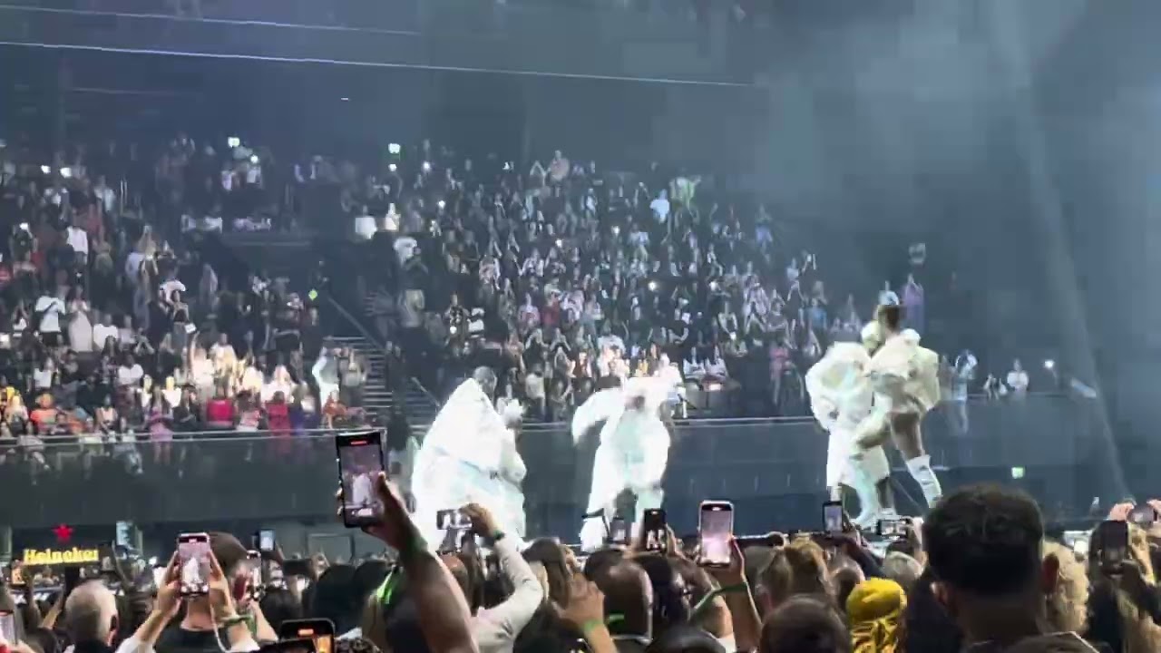 Usher - Yeah live @ Ziggodome Amsterdam 25 april 2025 (I DONT OWN THE RIGHTS TO THE MUSIC!)