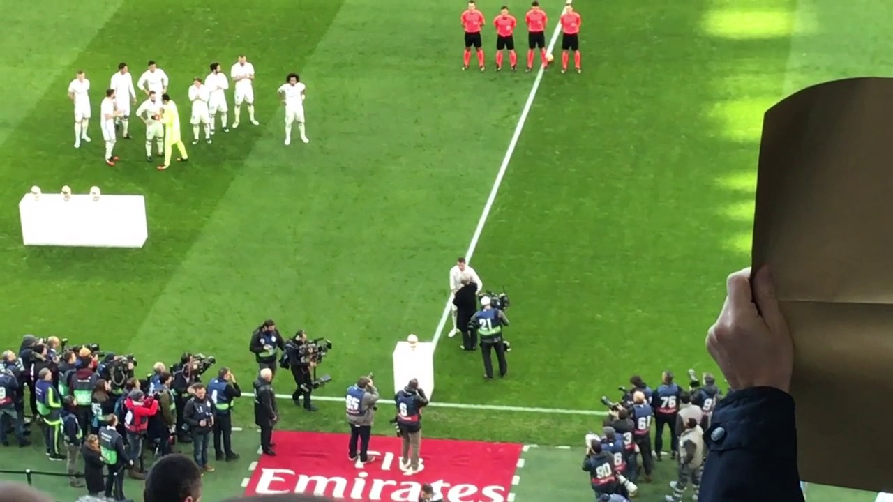 Homenaje a Cristiano Ronaldo por su cuarto Balón de Oro en el Santiago Bernabéu