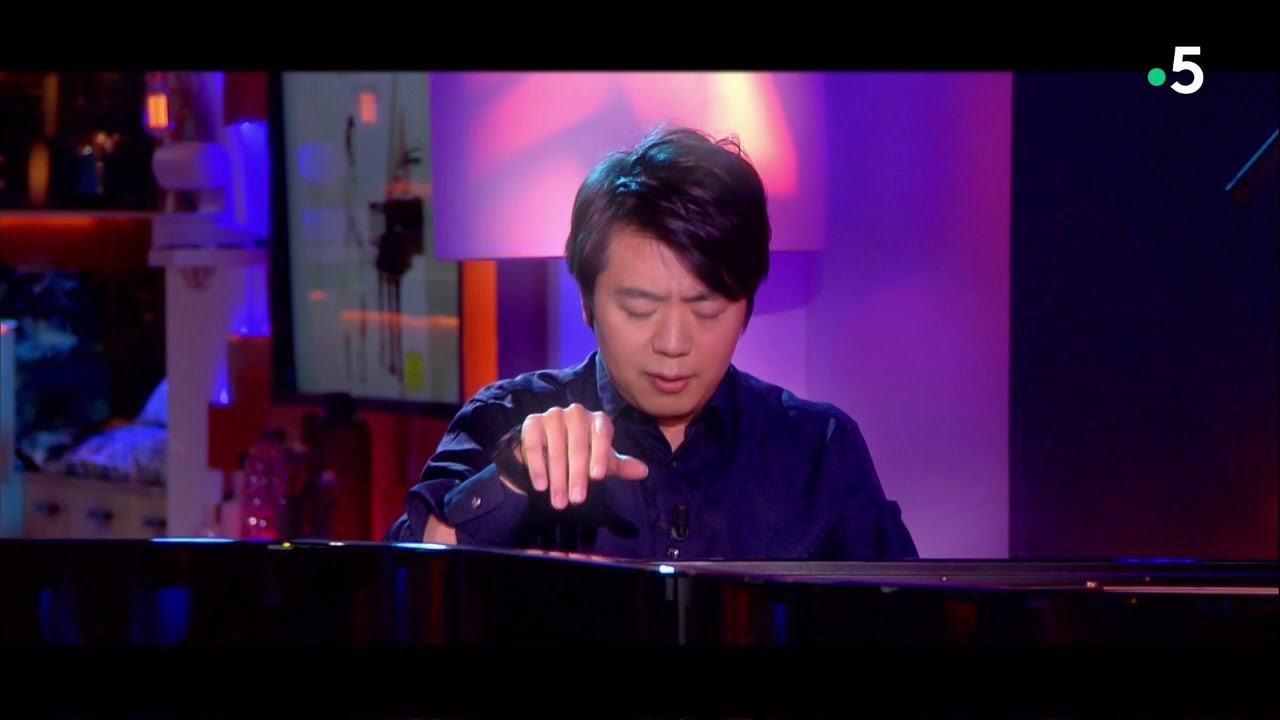 Le live : Lang Lang reprend Claude Debussy "Clair de lune" - C à Vous - 29/03/2019