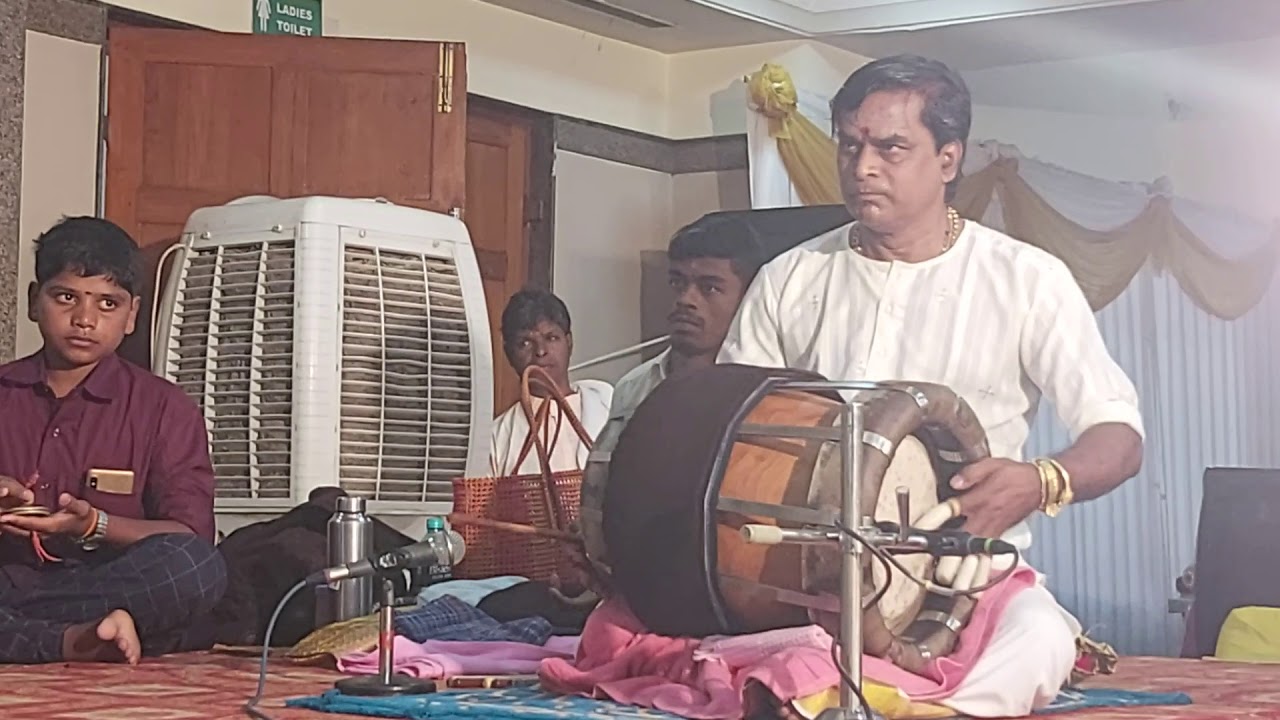 Thani awarthinam by Thavil Chakravarthi Kalaimamani Thirupangur TG Muthukumaraswamy and Gurunadhan