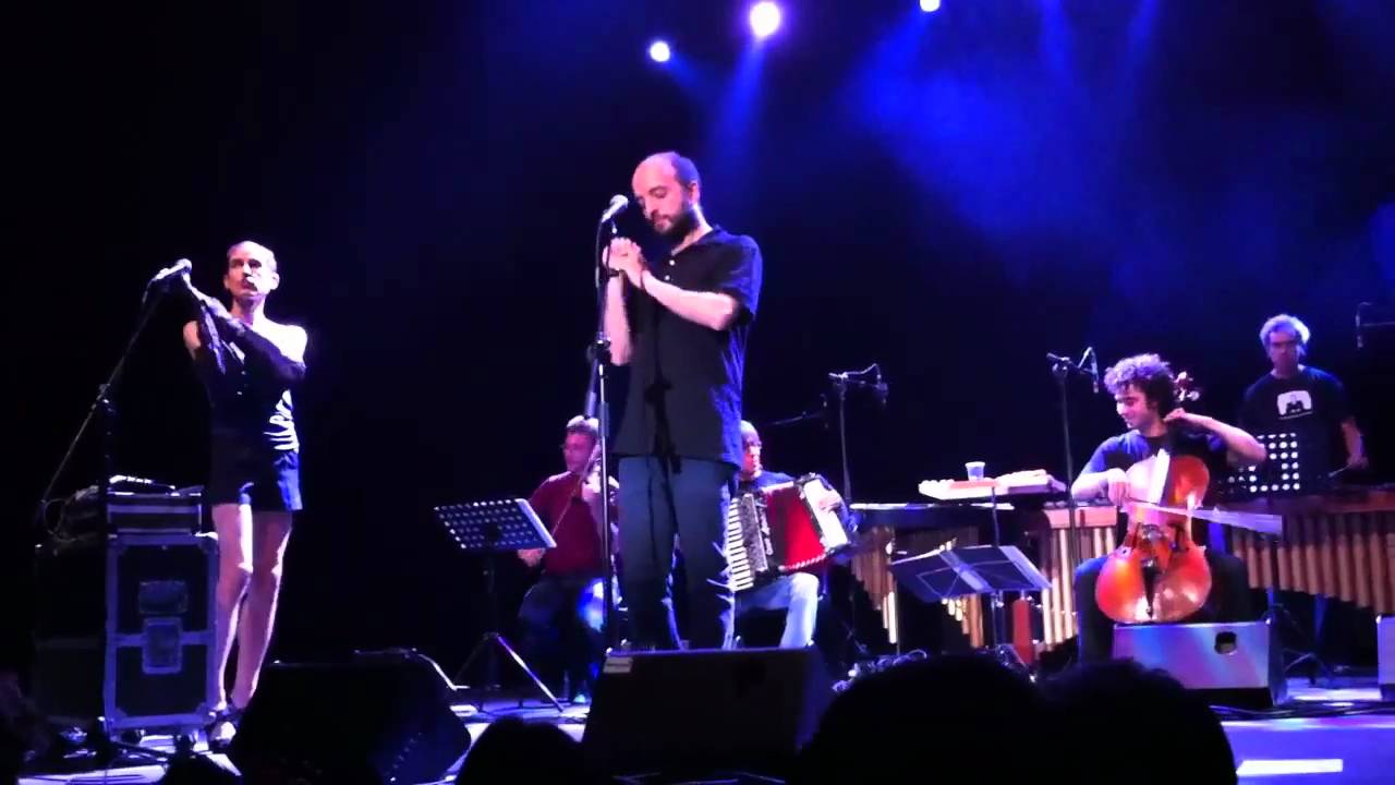 Astrud en El Circo Price. Tema de 