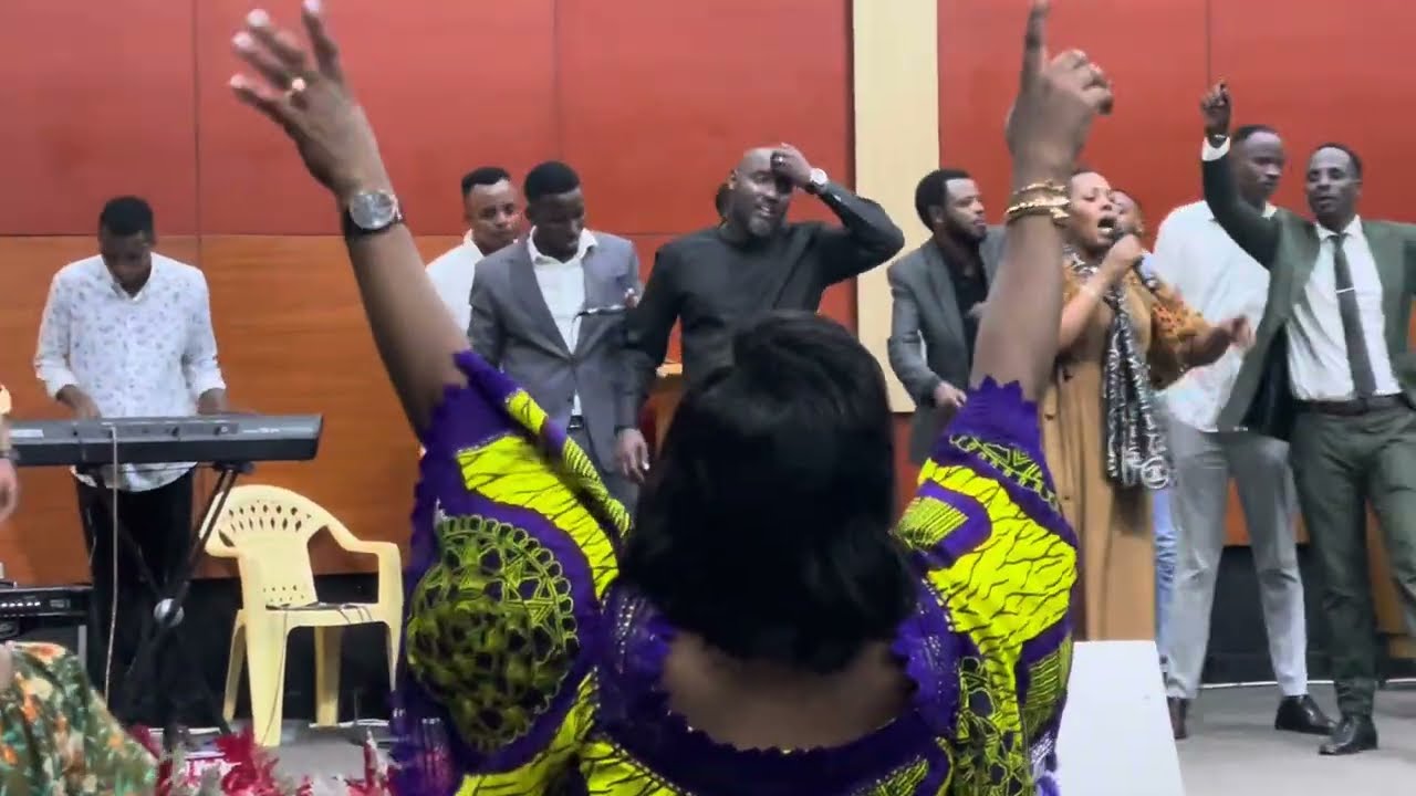 NDUTIRA AGEZE MUGITARAMO CYA GISUBIZO HAMWE NA PIANIST MOSES 🎹 WAR'UMUNEZERO UDASANZWE KURIKIRA 🔥🔥