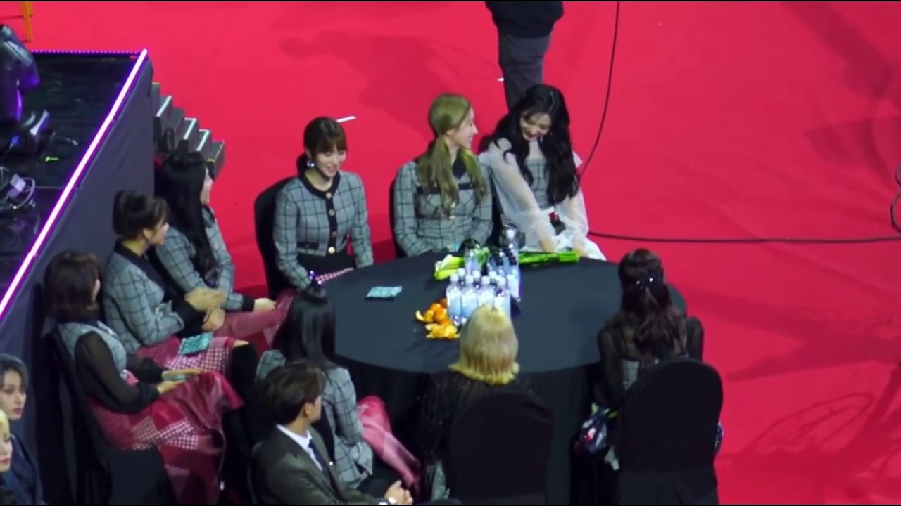 SEVENTEEN Mingyu x TWICE Tzuyu (MINTZU) Gaon/MBank Moments