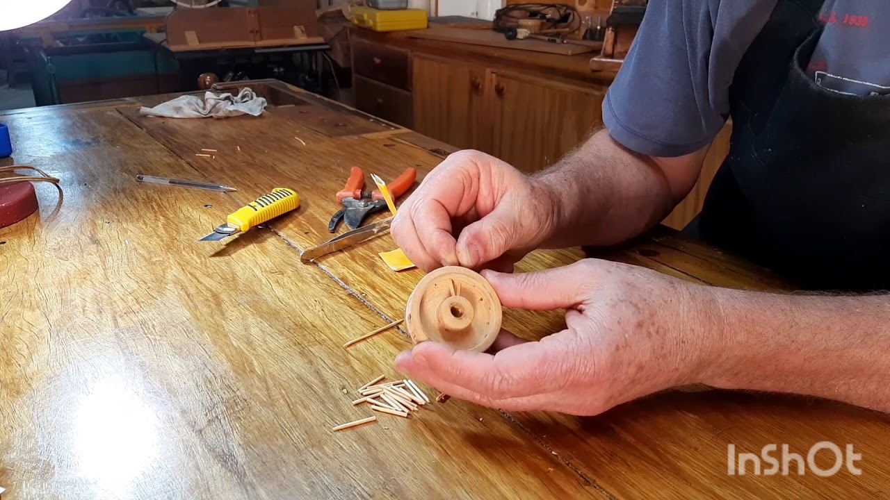 miniatura de carro em madeira - carrinhos em madeira