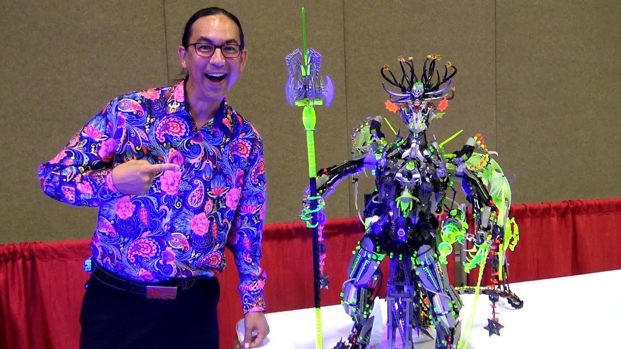 Giant LEGO Blacktron Mecha with Bionicle