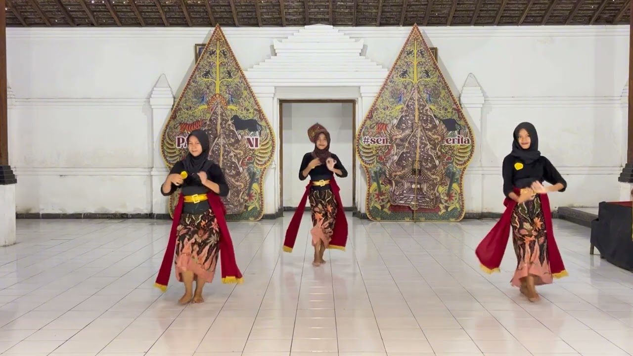 | DOKUMENTASI| Tari Krenteg Semarangan Siswi Sanggar Sobokartti
