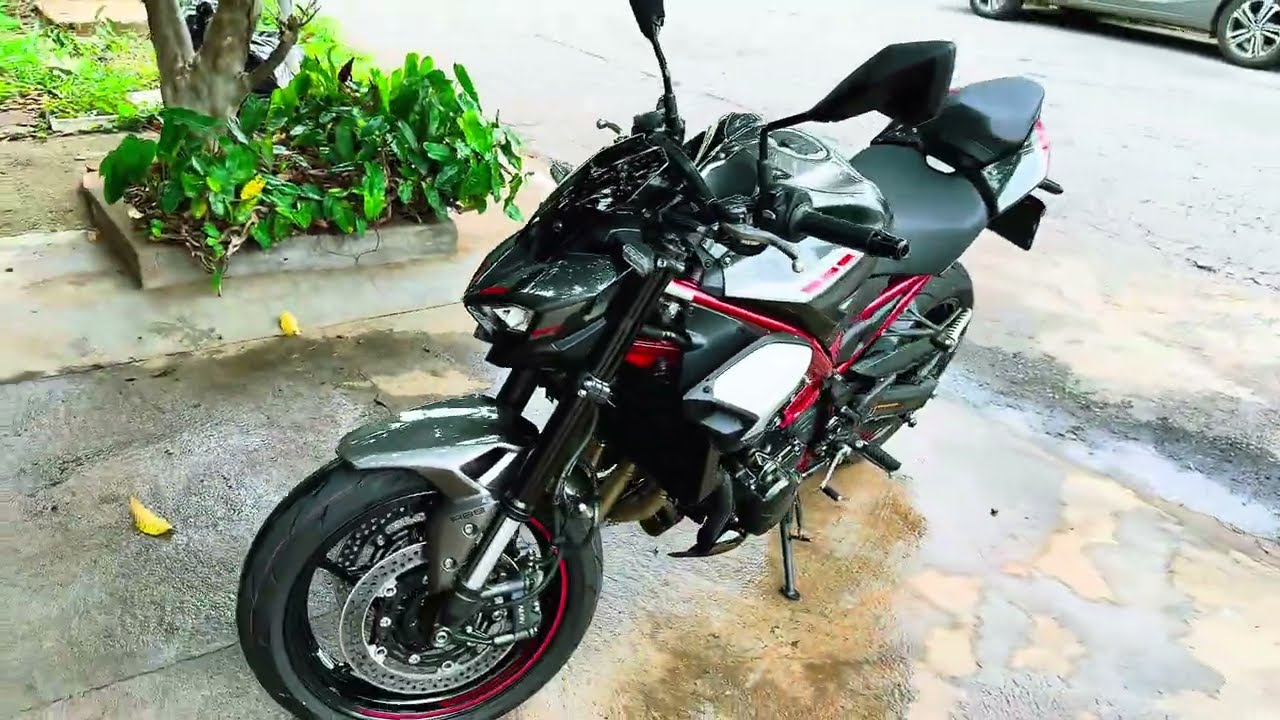 Z900 2026 com Jeskap GP-2 Full Black + teste ride noturno 