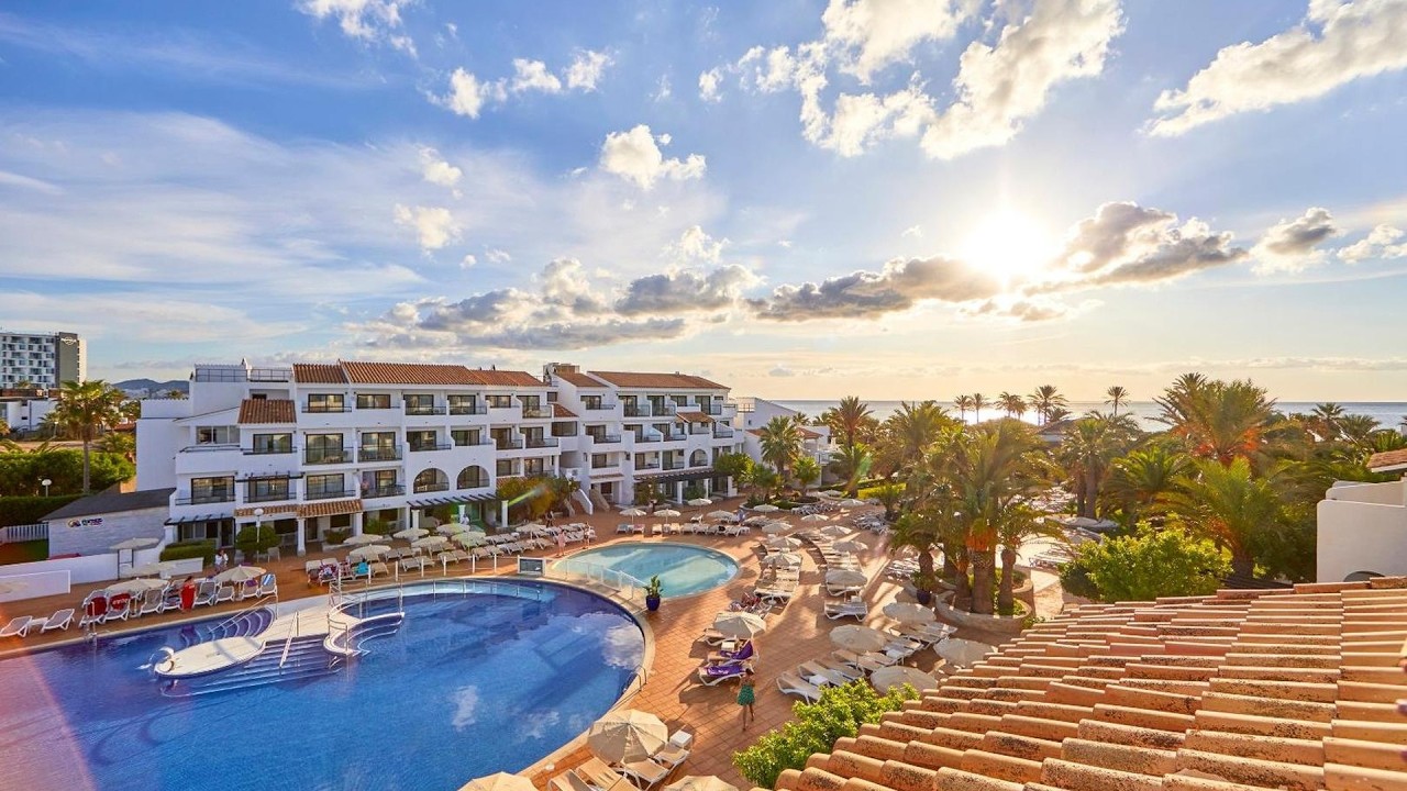 FERGUS Style Bahamas | Ibiza, Spain | Hotel Review 🛏️