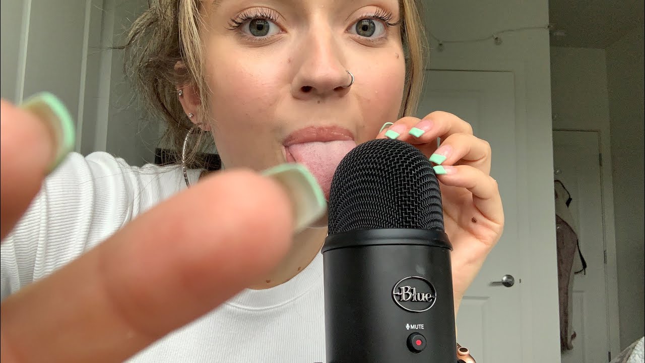 ASMR| TONGUE FLUTTERING & TAPPING IN YOUR EARS! HIGH SENSITIVITY ON MIC