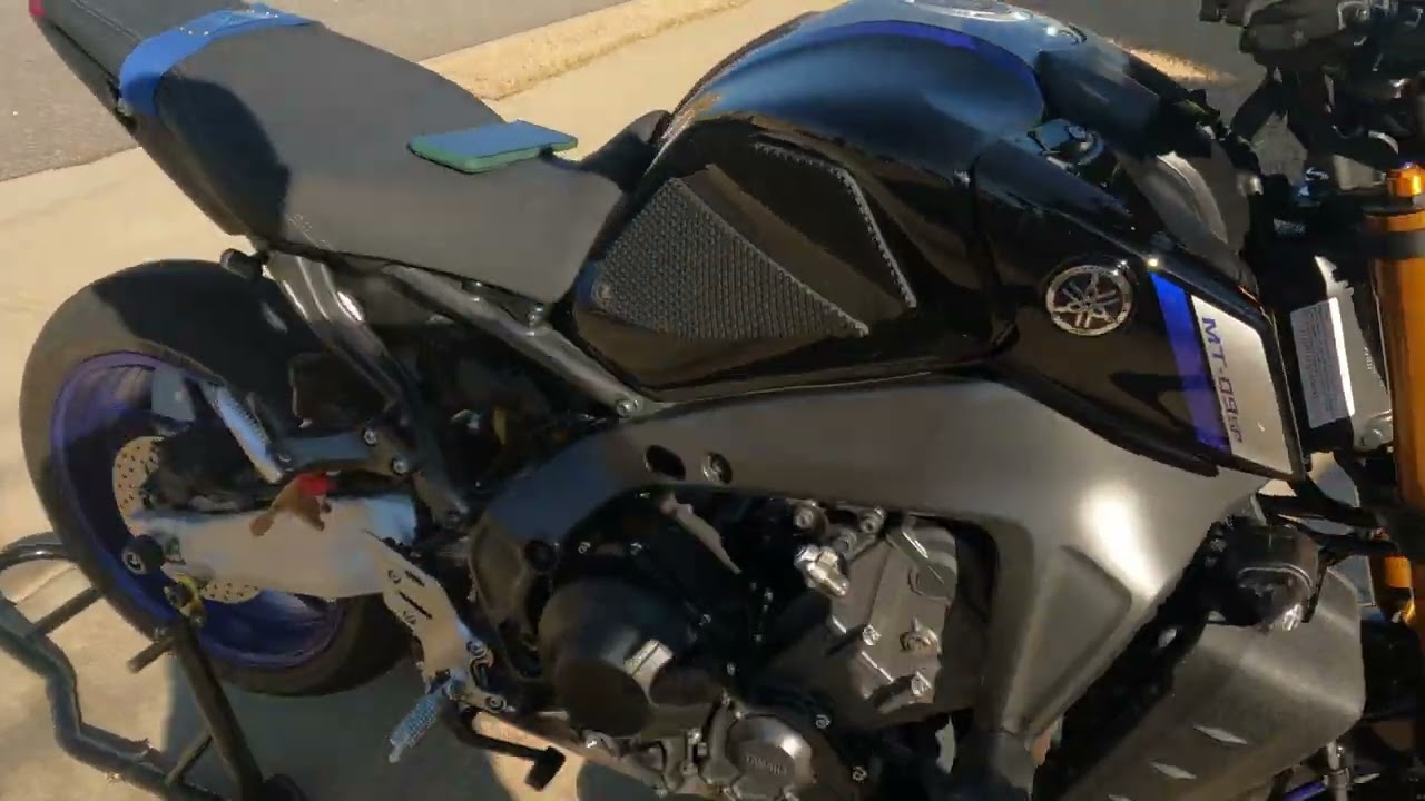 Yamaha MT09 SP: Wash and How NOT to do an Oil Change