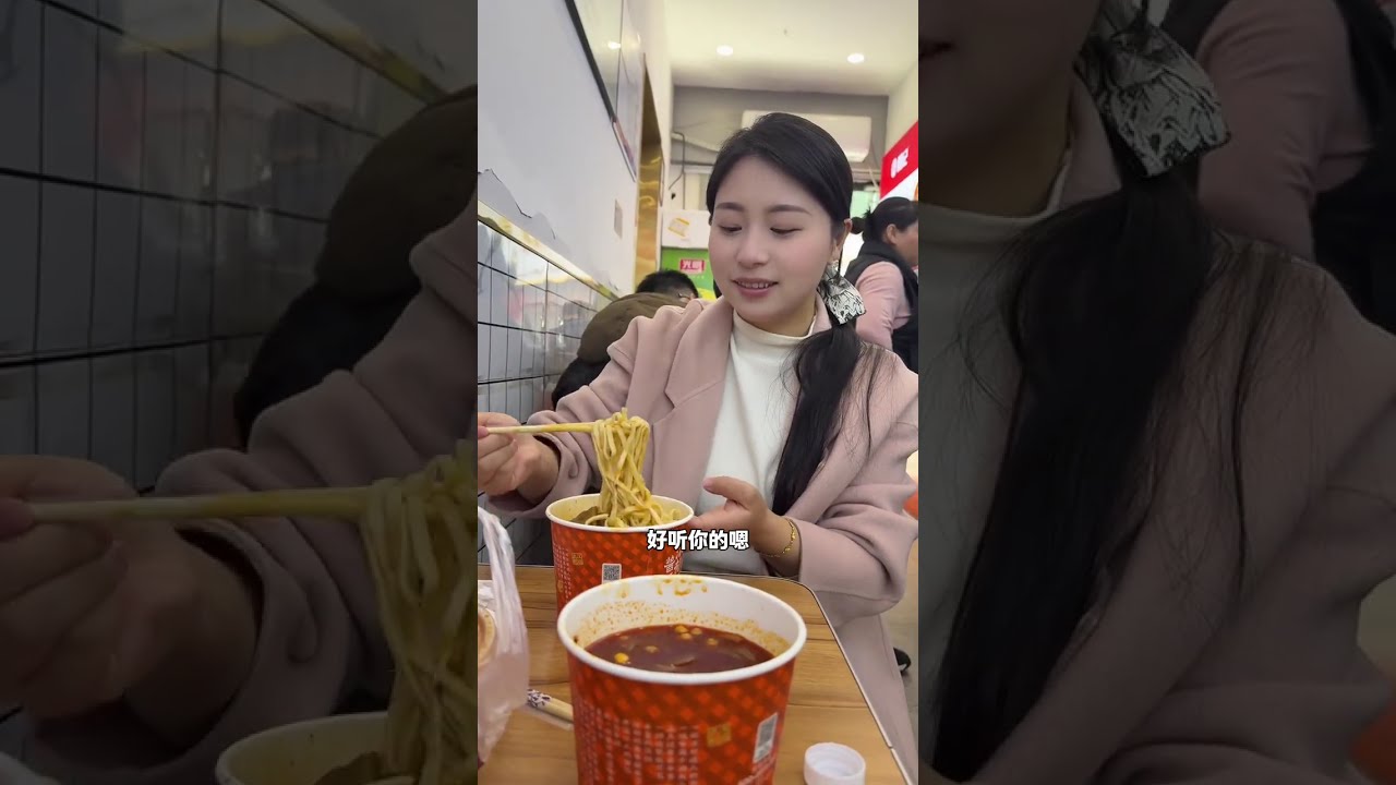 这还是第一次跟他出去过节日，带我去了好远的地方赶集，他说平时都是我去集市上卖东西，这次也好好放松下，感受下热闹。#买年货 #我的乡村生活 #谈恋爱 #记录真实生活