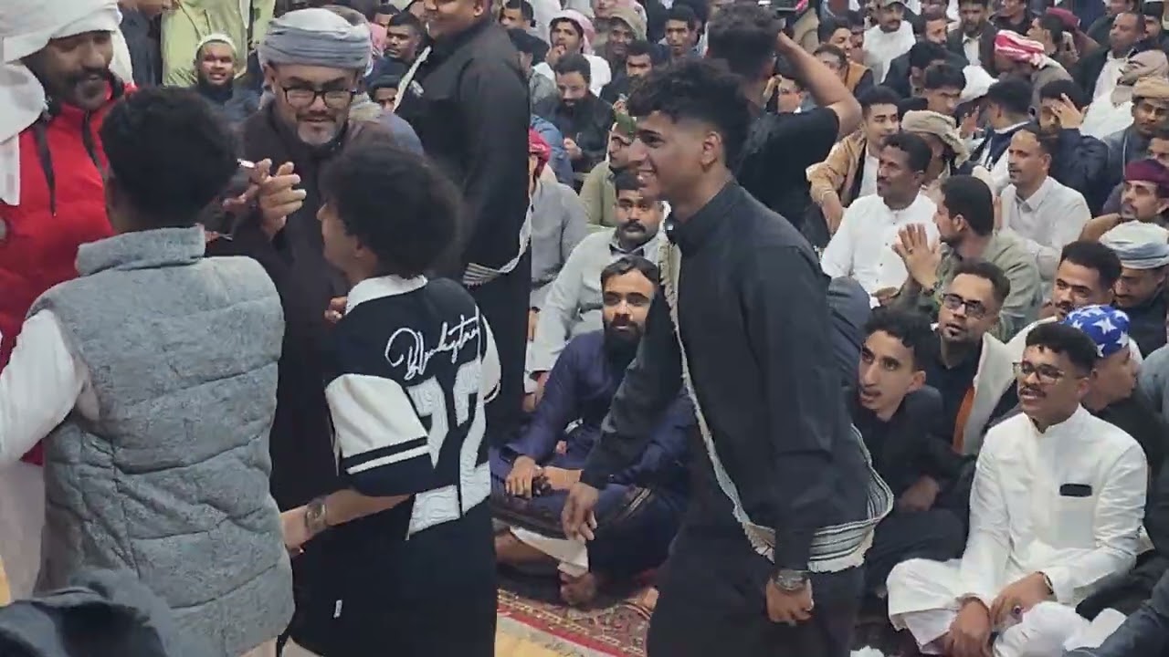 الفنان حامد باعبود قالولك انك زين ذلا ذلحي  من سمر وشعبنة ال شبام ليلةامس بالرياض🦜🌴💚❤️