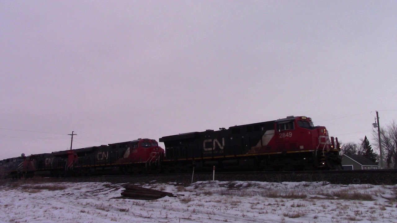 CN Railfanning HD: GREAT LASHUP! || CN 2949 East at Dacotah