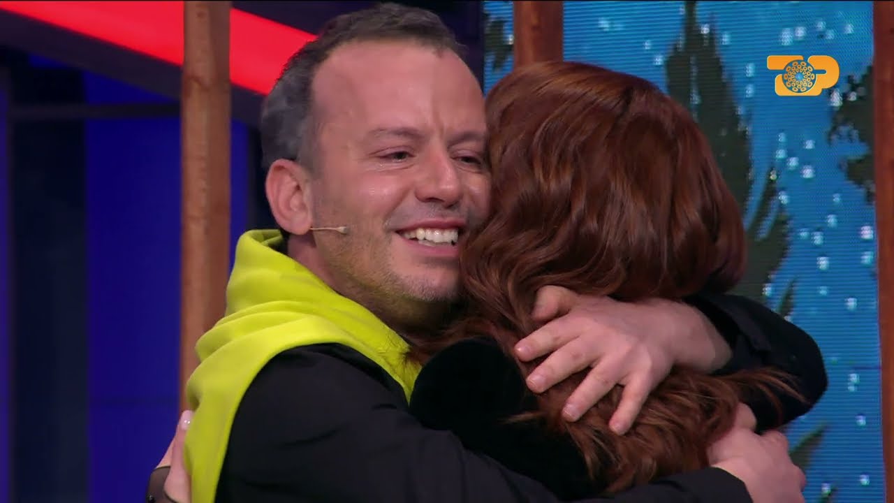 Fantastike… Edona Llalloshi mahnit të gjithë me zërin e saj. Përlotet Ervin Kurti  – E Diell