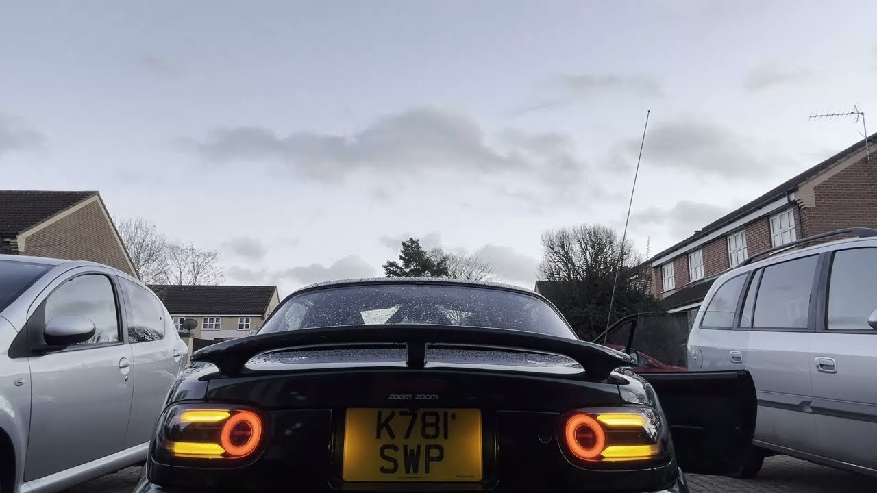Carbonmiata  Tail lights