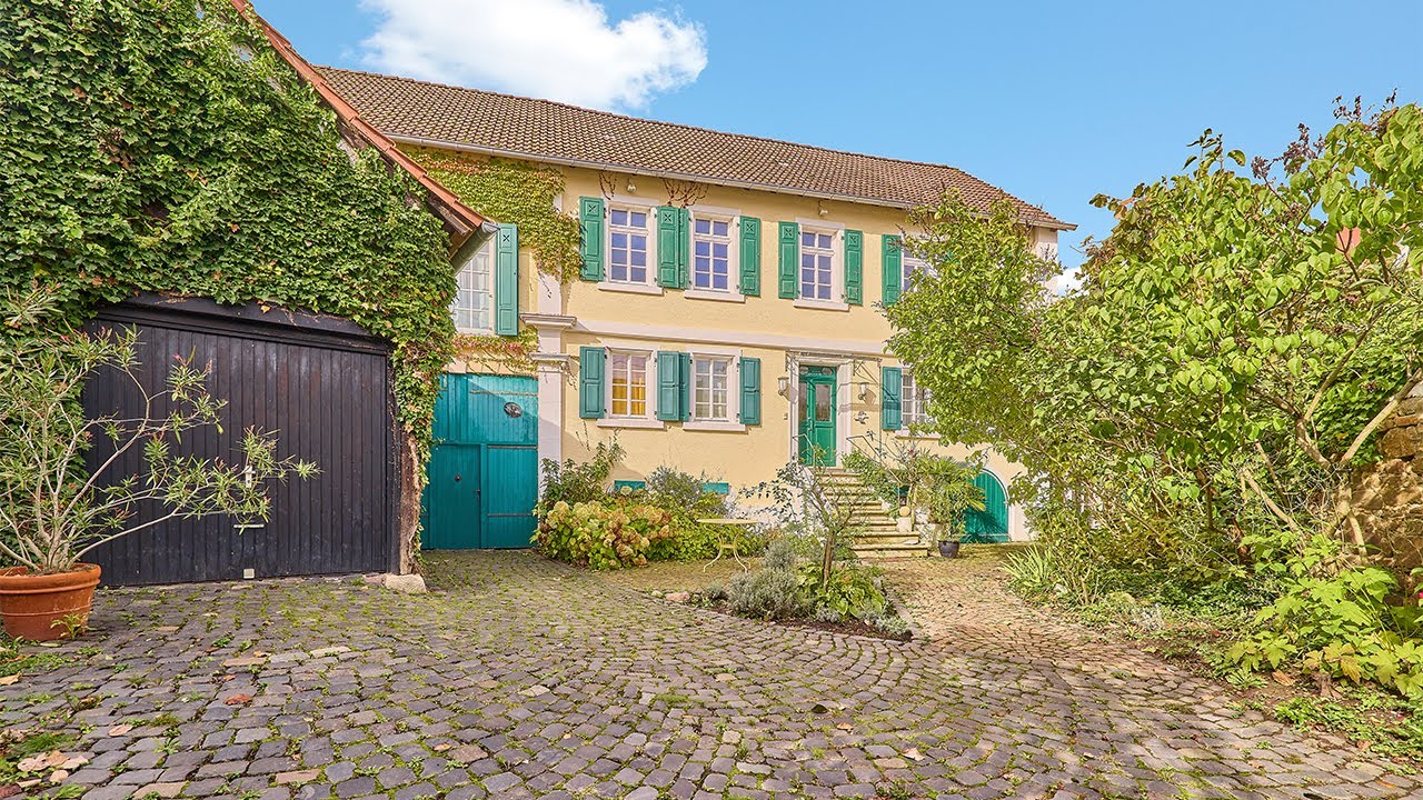 IMMOBILIEN-TOUR: Ehemaliger Winzerhof mit Wintergarten, wunderschönem Garten & Einliegerwohnung