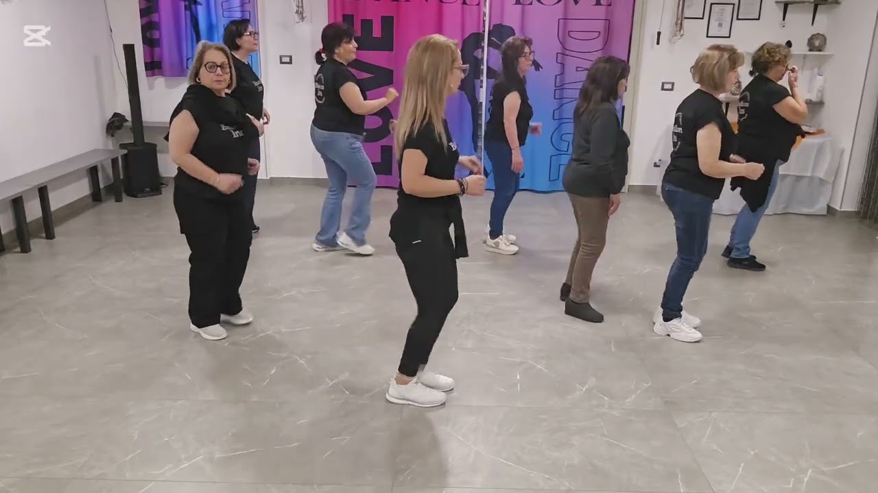 Ballo di gruppo Portorico /A.Cottini /coreo Mary Arena eseguita dal gruppo Baila con Ines 