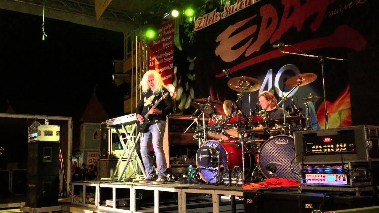 Edda Művek - Szeretkezni minden mennyiségben Érmihályfalva 2015.05.15.