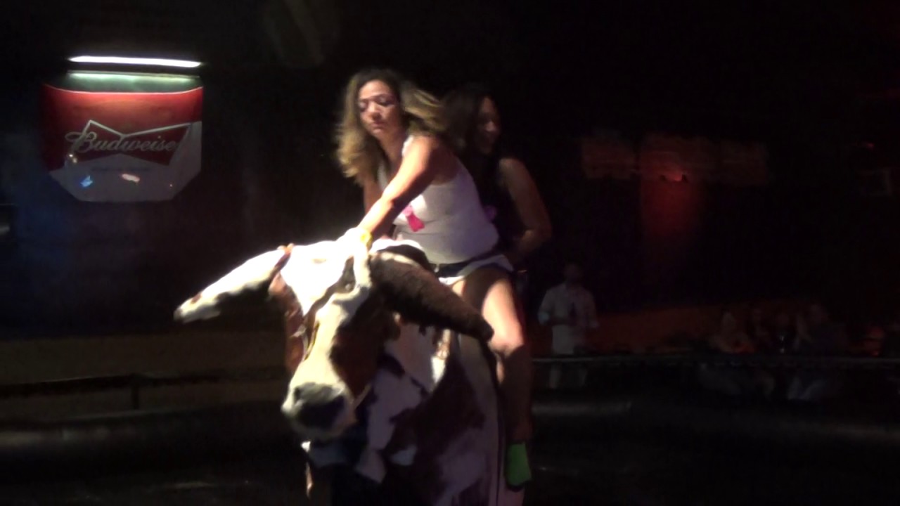 Bull Rides at Bobby Mackeys