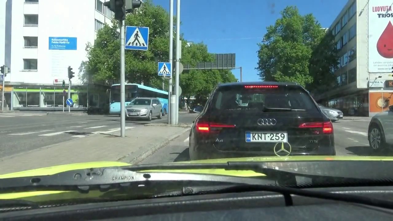 KAUPUNGINTALOLLA VILKKUU LAHDESSA VAIKEITA PÄÄTÖKSIÄ