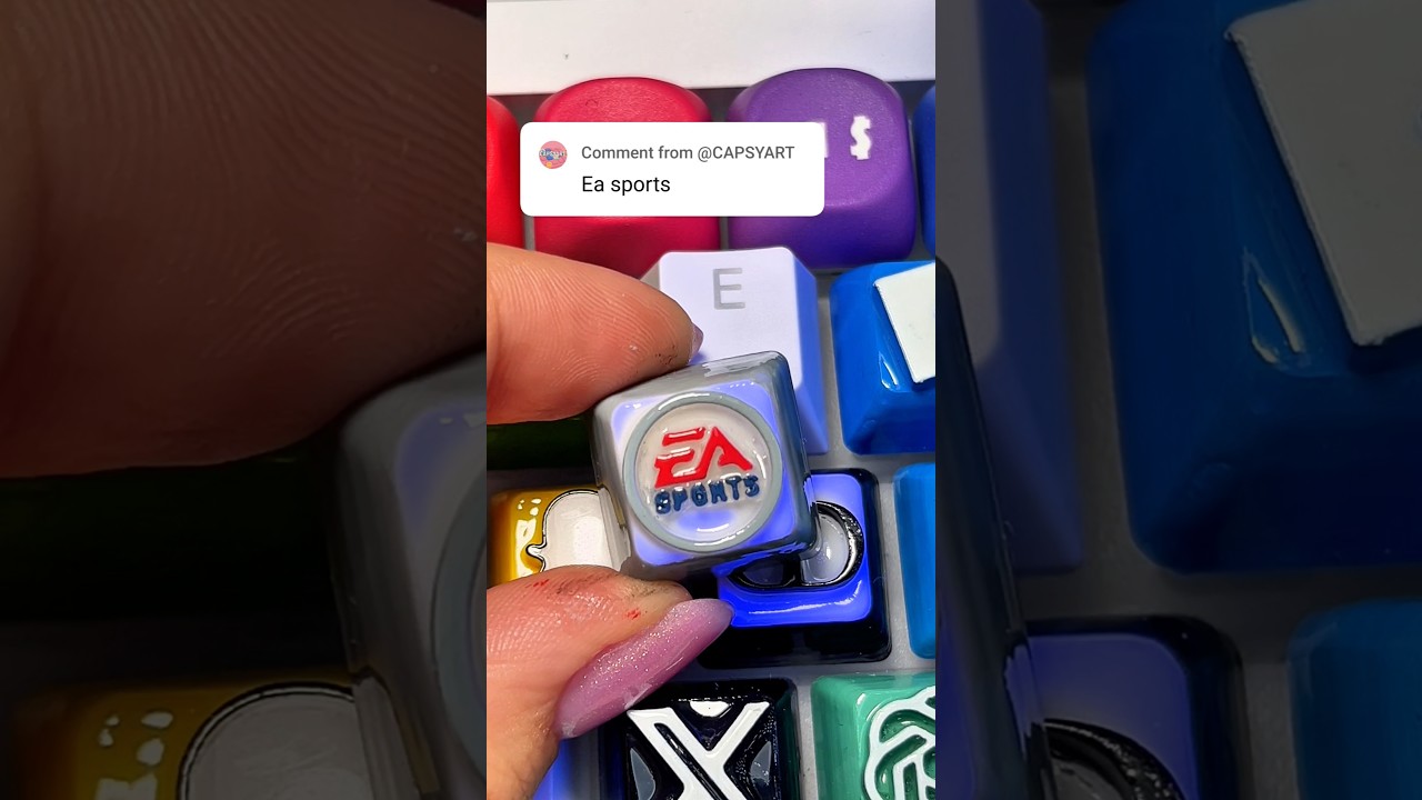 Напечатал на 3D-принтере букву E для логотипа EA Sports! А потом нарисовал на клавиатуре! @easpor...