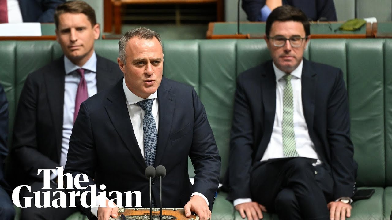 Tim Wilson stuns Australian parliament with attempt at singing Billy Joel song