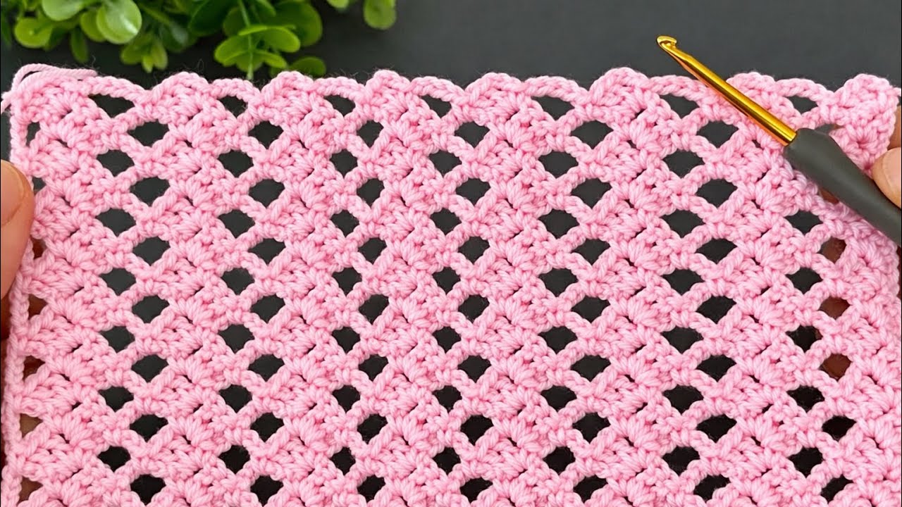 WOW! This Crochet Mesh Pattern Looks IMPOSSIBLE 😍 Super Easy Filet Crochet Tutorial