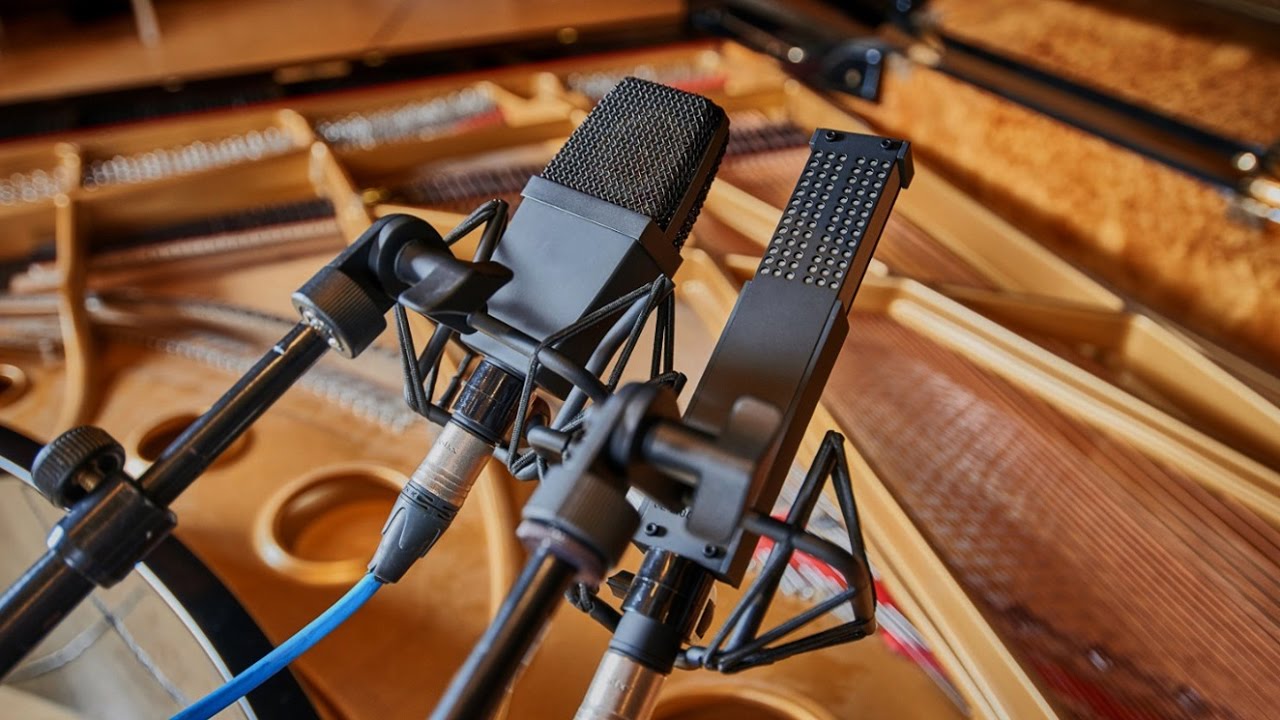 4400a vs. VR2 - Jazz Piano