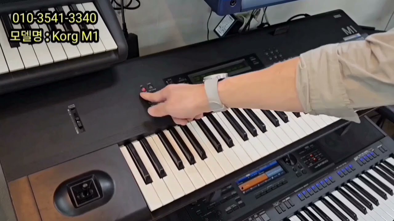 상태최상의 korg M1 새로운 모델 재입고 M1만의 풍부한 음색으로 연즈를 더욱 돋보이게 꽈베기 무그 음색으로 재미지게 연주하세요 01035413340정광악기음향 