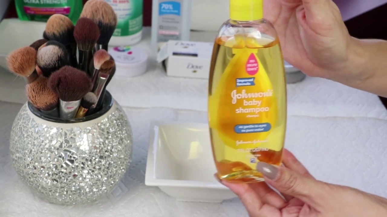 COMO LIMPIAR LAS BROCHAS DE MAQUILLAJE | Marta Collell