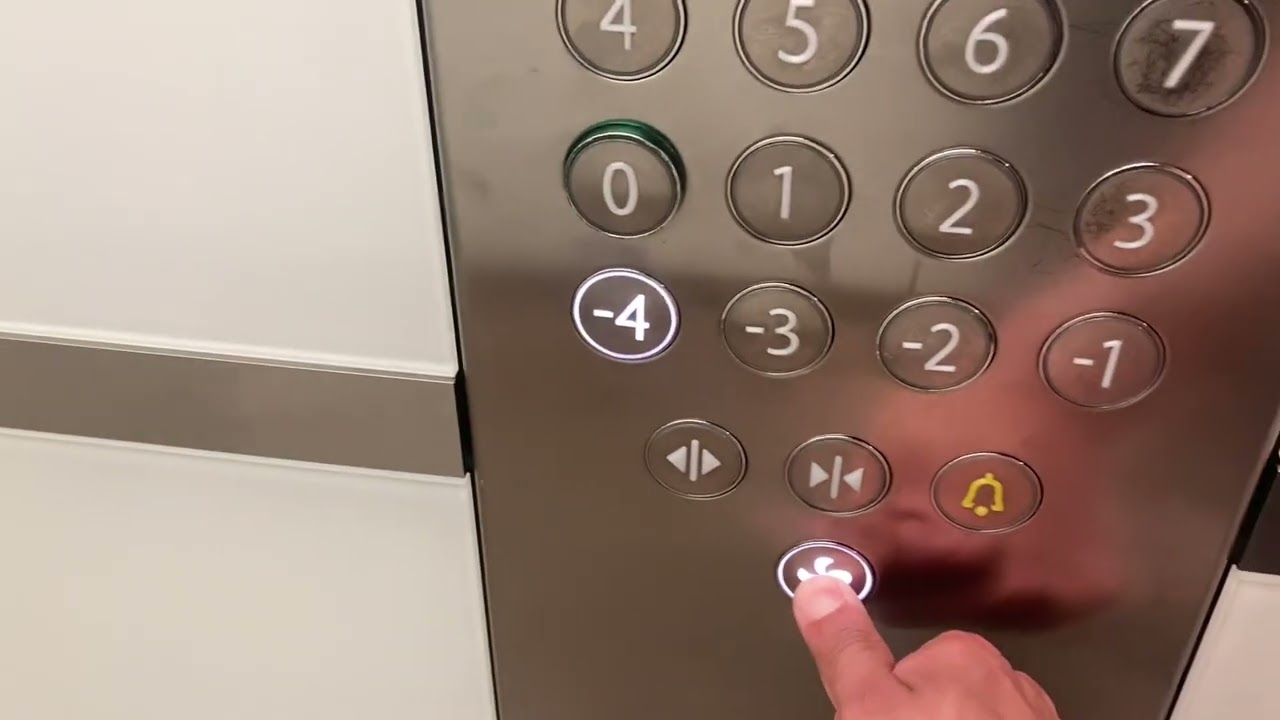2021 KONE KSS 700 Aufzug in einem Wohnhochhaus in Stuttgart Stresemannstraße 87