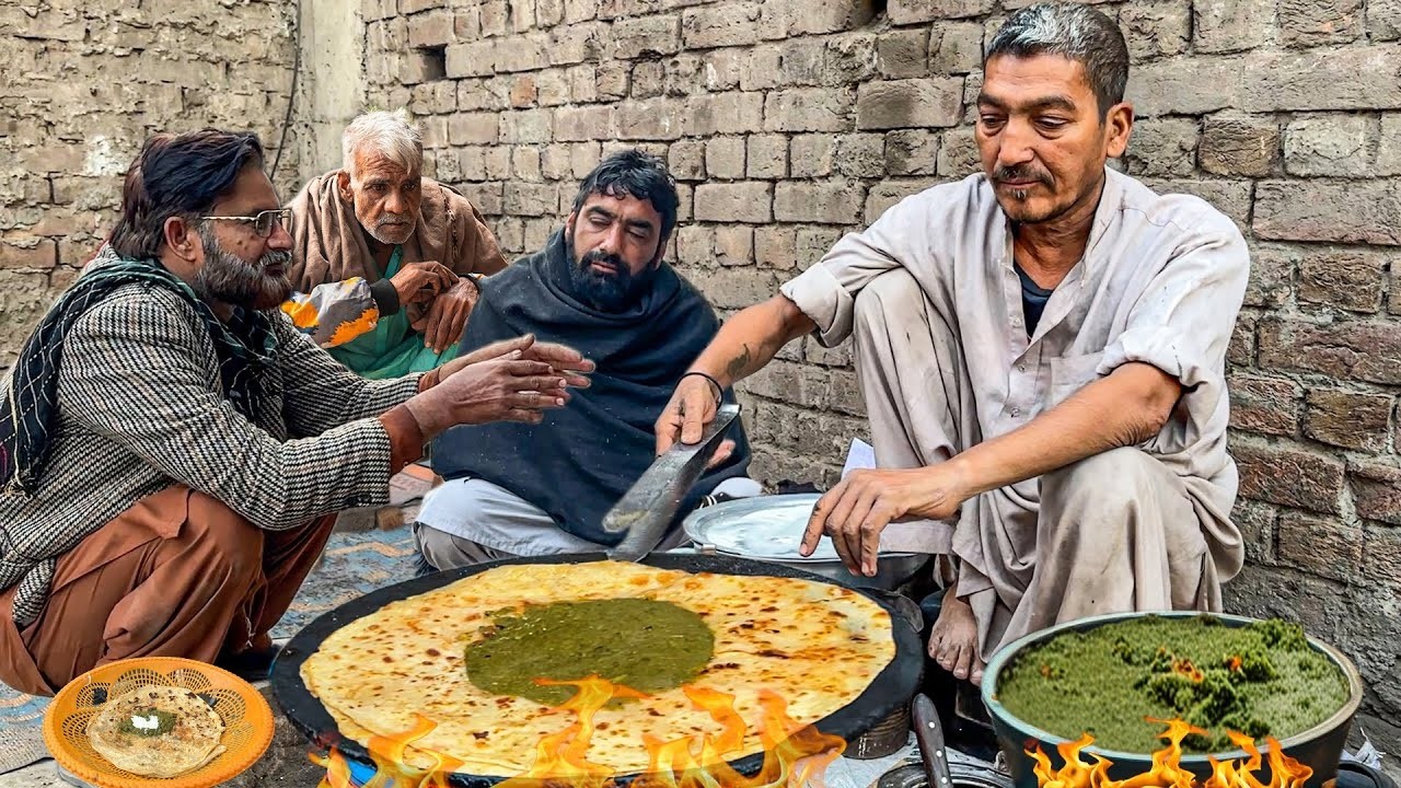 CHEAPEST ROADSIDE LAHORE BREAKFAST! 😍 | ULTIMATE ALOO SAAG & MAKHAN PARATHA – STREET FOOD PAKISTAN