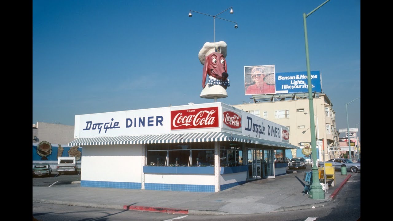 DOGGIE DINER History