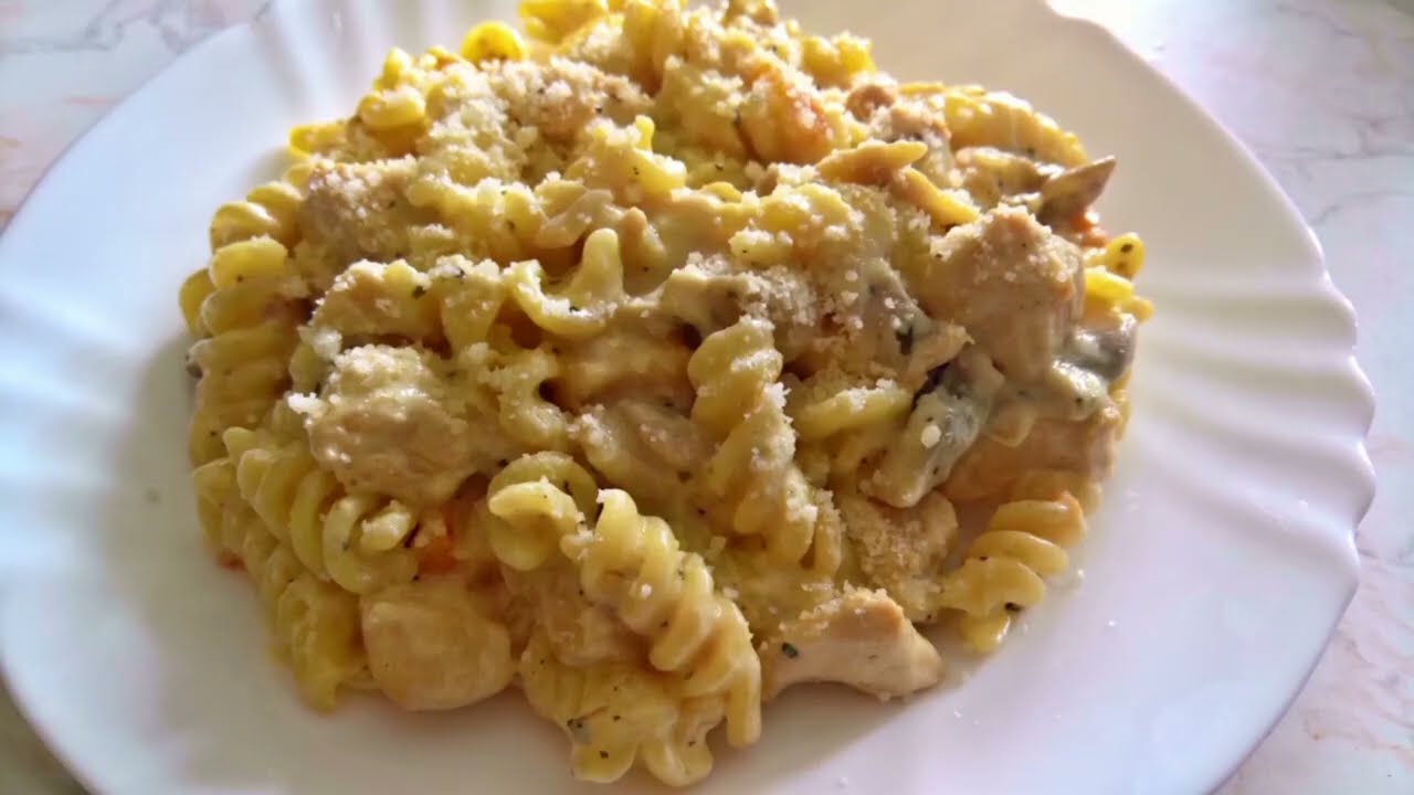 Preukusna pasta sa piletinom i šampinjonima