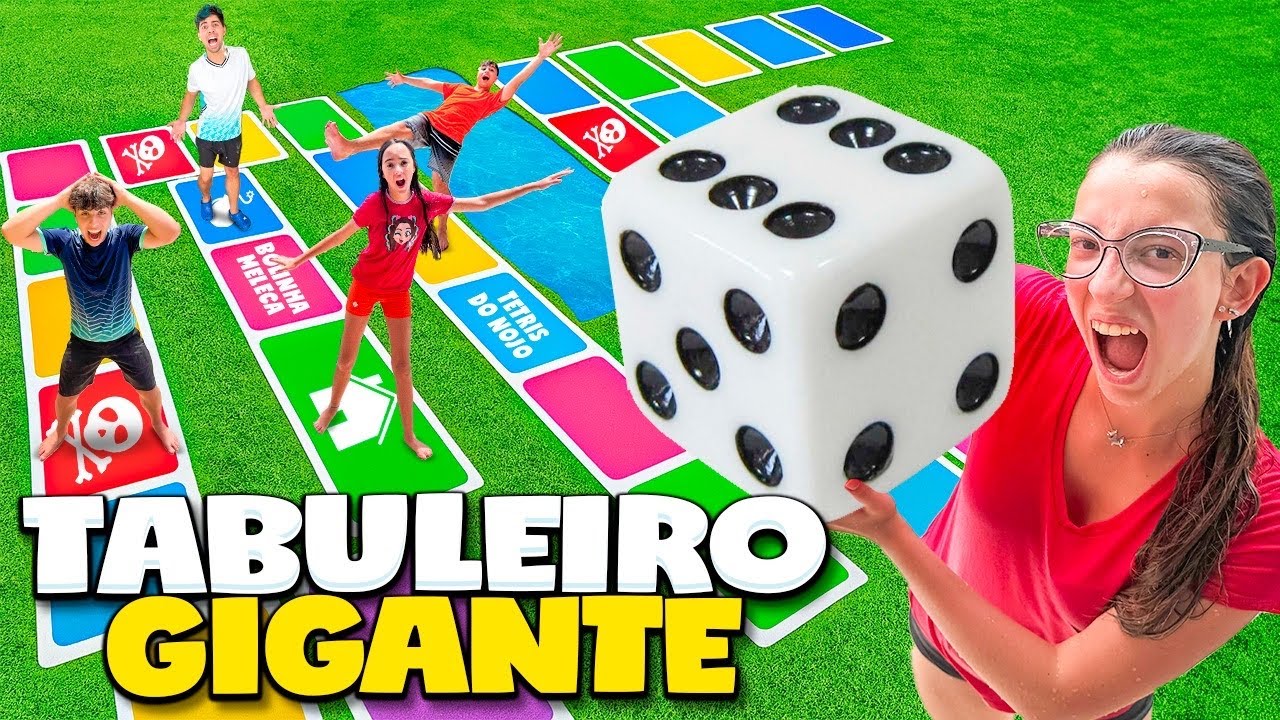 TABULEIRO GIGANTE COM AMIGO YOUTUBERS BELINHA, VINI BUG, JOÃO E RAFA