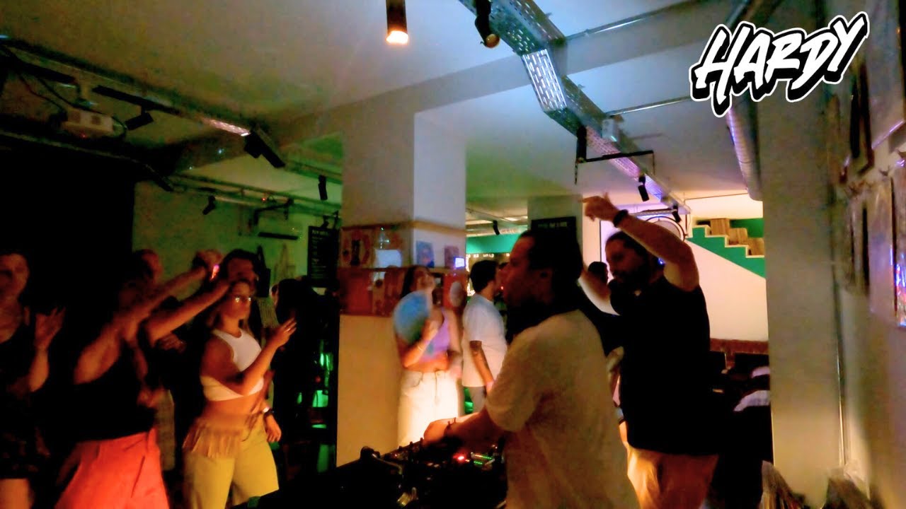 Hardy Mixes 2: Soulful & Deep House Vinyl Session in Barcelona | Jazzy & Garage Vibes