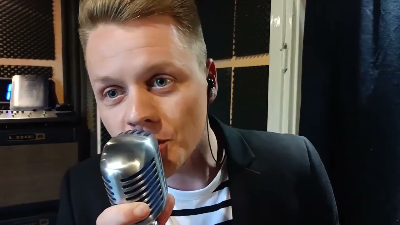 7 czerwonych r&oacute;ż  - Tender band