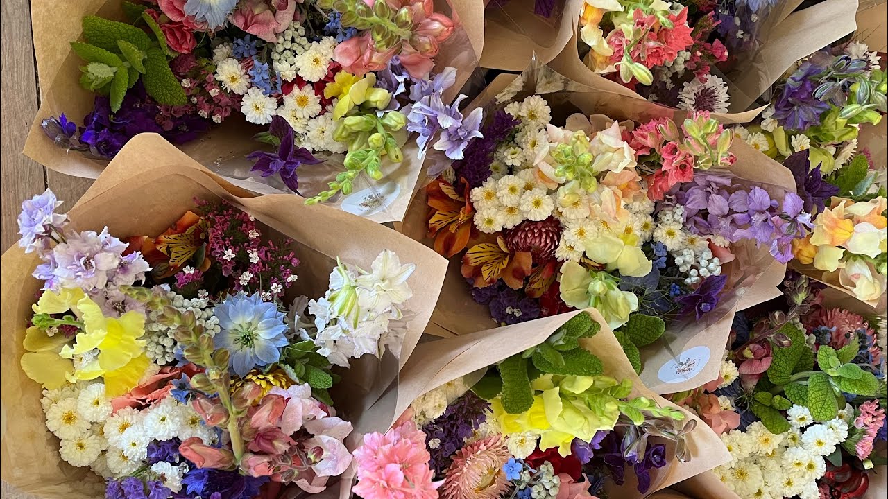 Подготовка к фермерскому рынку: Blooms on the Hill