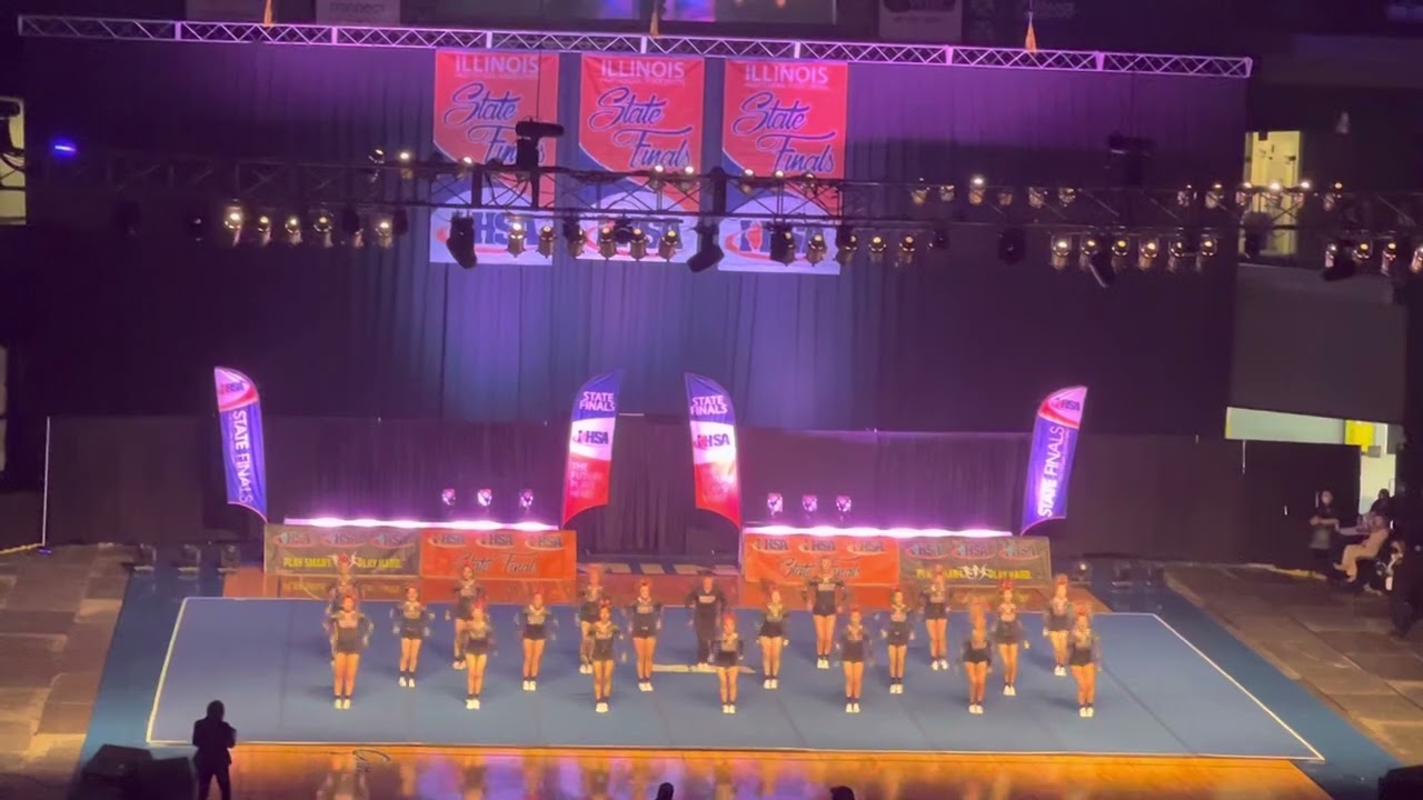Huntley Varsity Cheer @ IHSA State 2022 (Day 2)