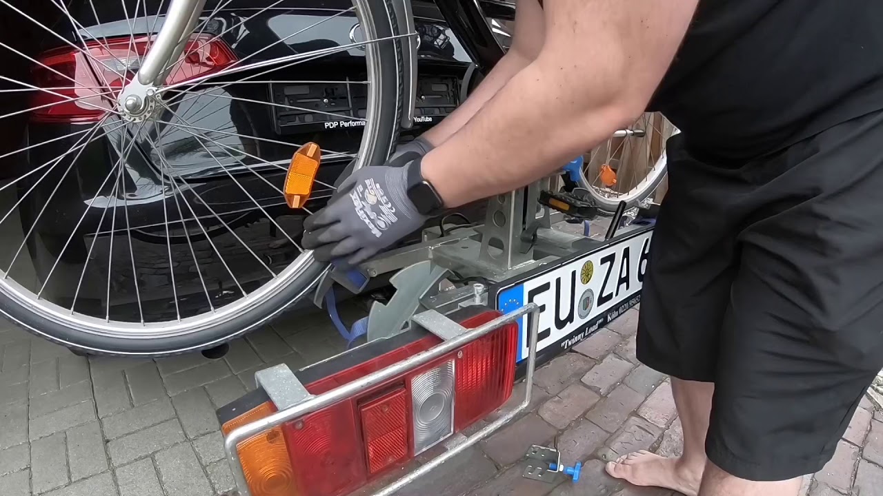 Mount and secure bicycles on a Twinny Load Prestige (foldable) bike rack Car carrier