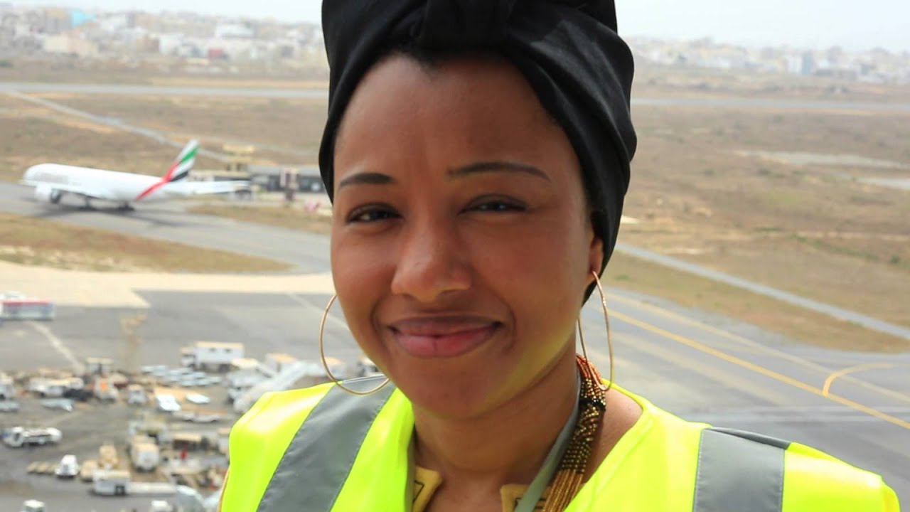 Salimatou B. Diallo contrôleur aérien, la sécurité aérienne entre ses mains !
