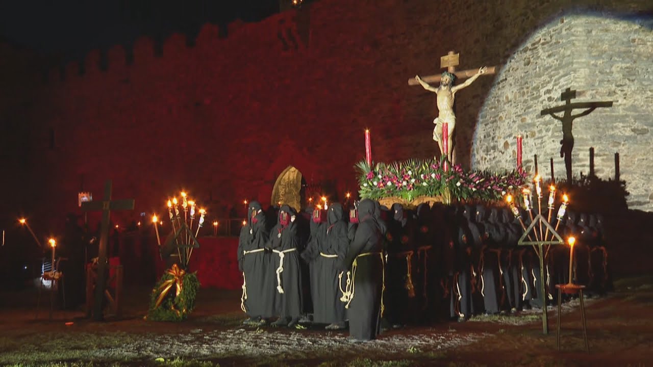 Via Crucis Penitencial en el Castillo de los Templarios de Ponferrada - 3 Abril de 2023