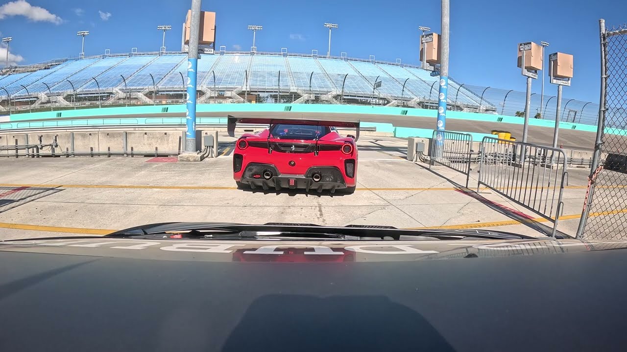 Lamborghini Hurcan Super Trofeo Evo2 v.s Ferrari 488 Challenge Evo