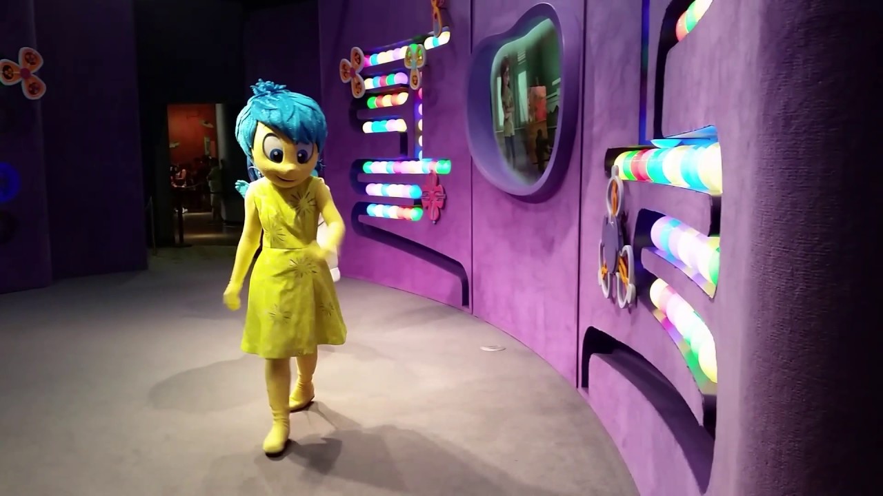 Hannah meets Joy and Sadness! on our Disney World Trip 2017