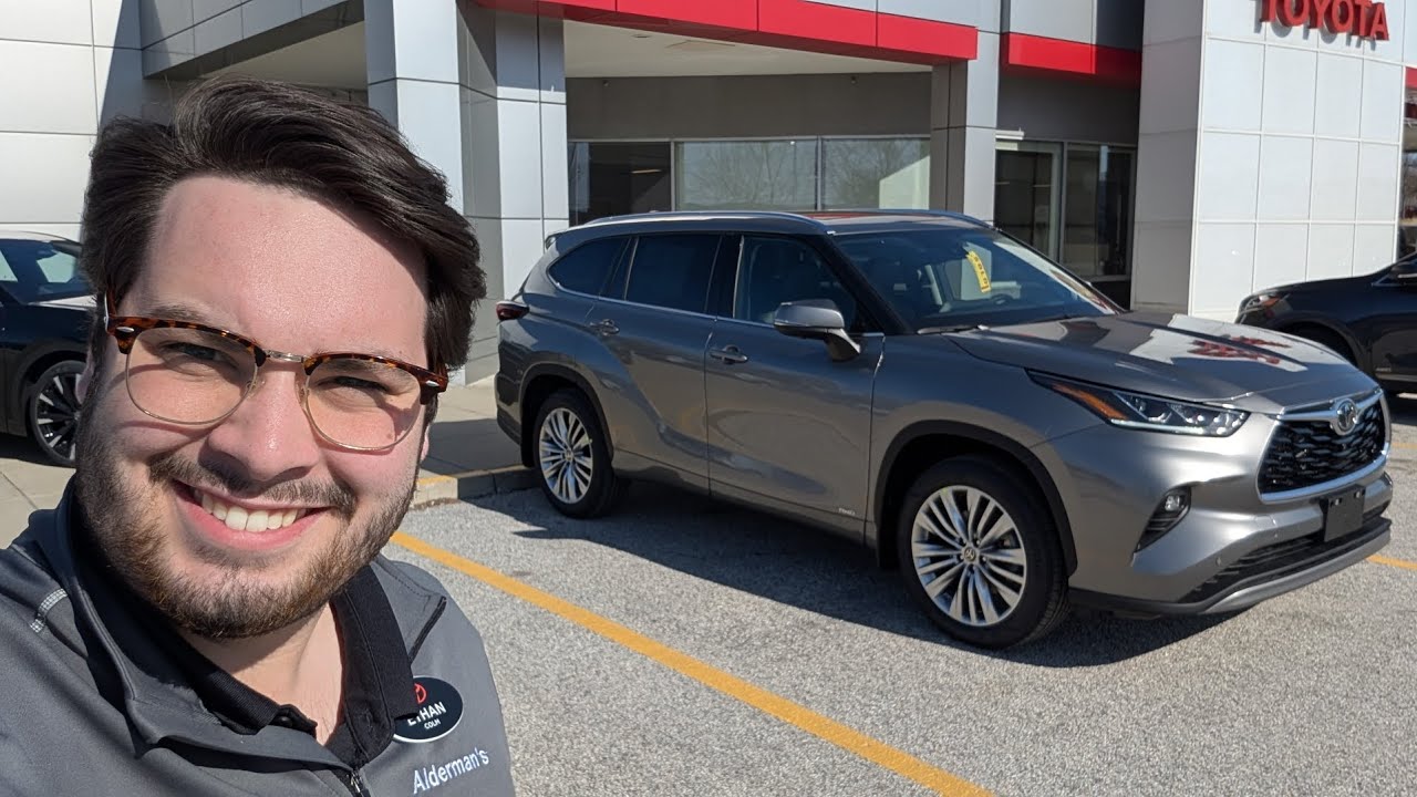 2025 Toyota Highlander Hybrid Platinum in Heavy Metal