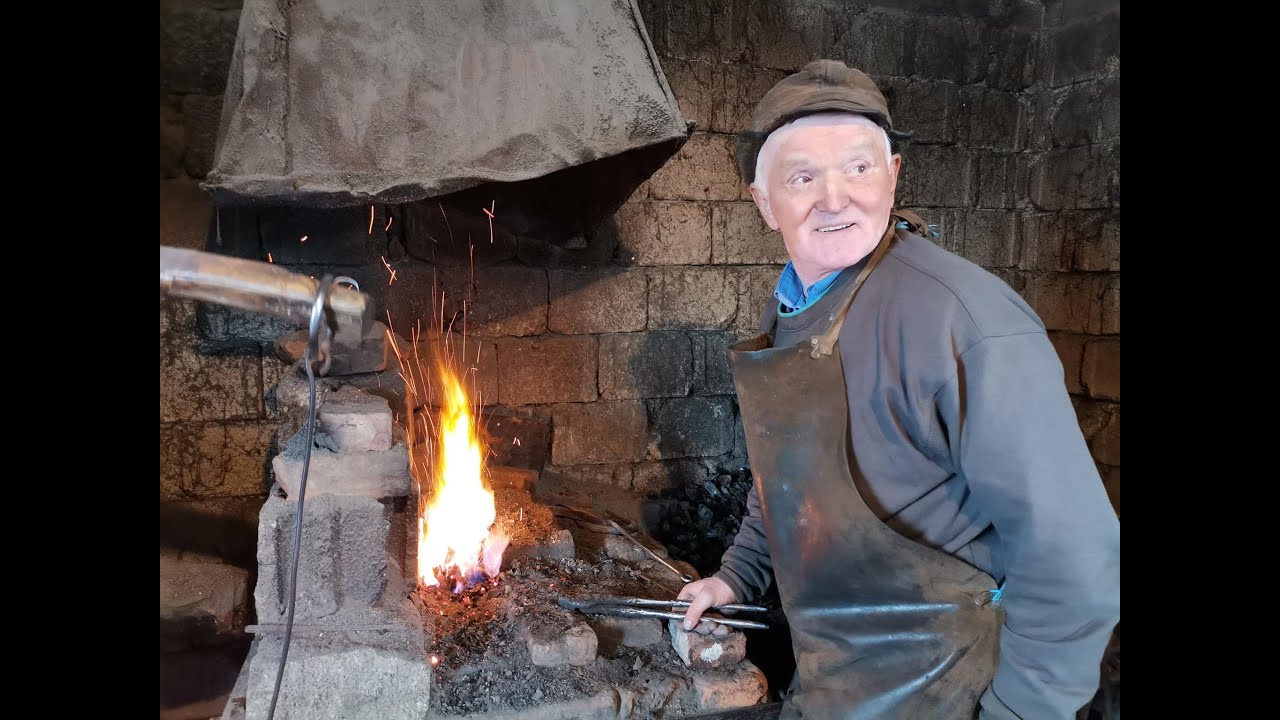 Simionu' Florii  -  fierarul din Măguri