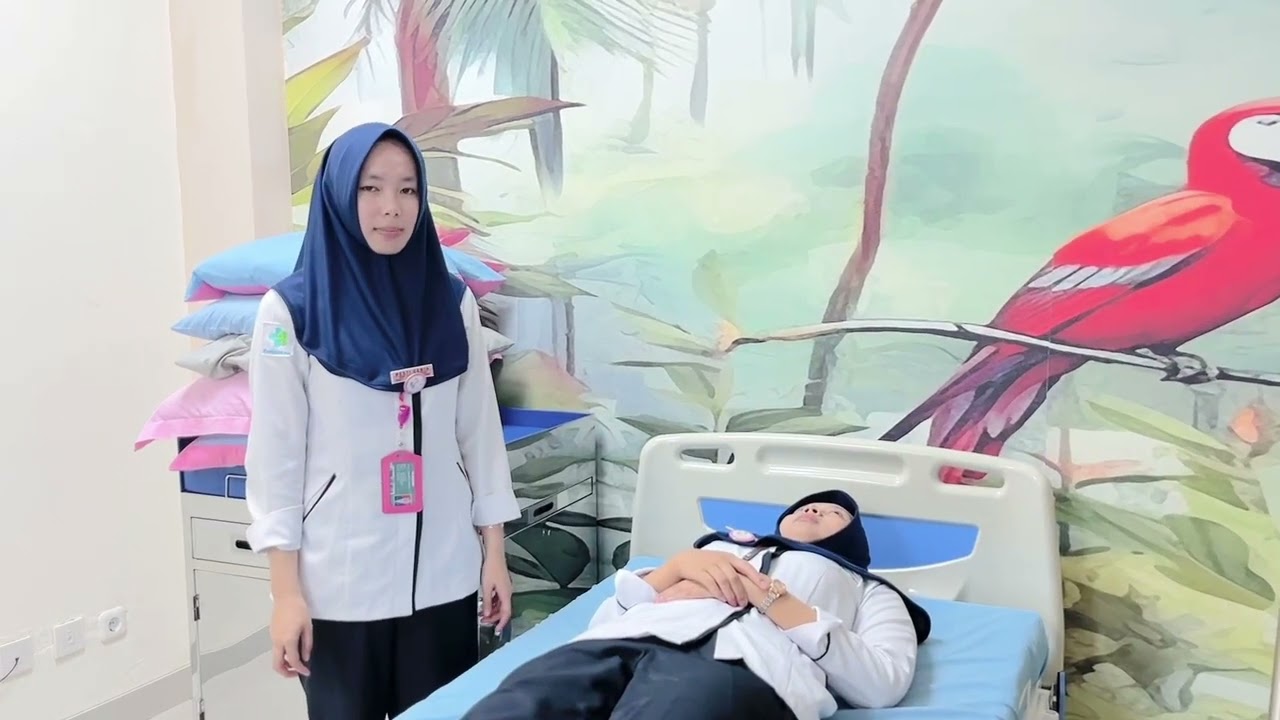 Praktek mobilisasi pengaturan posisi pada pasien