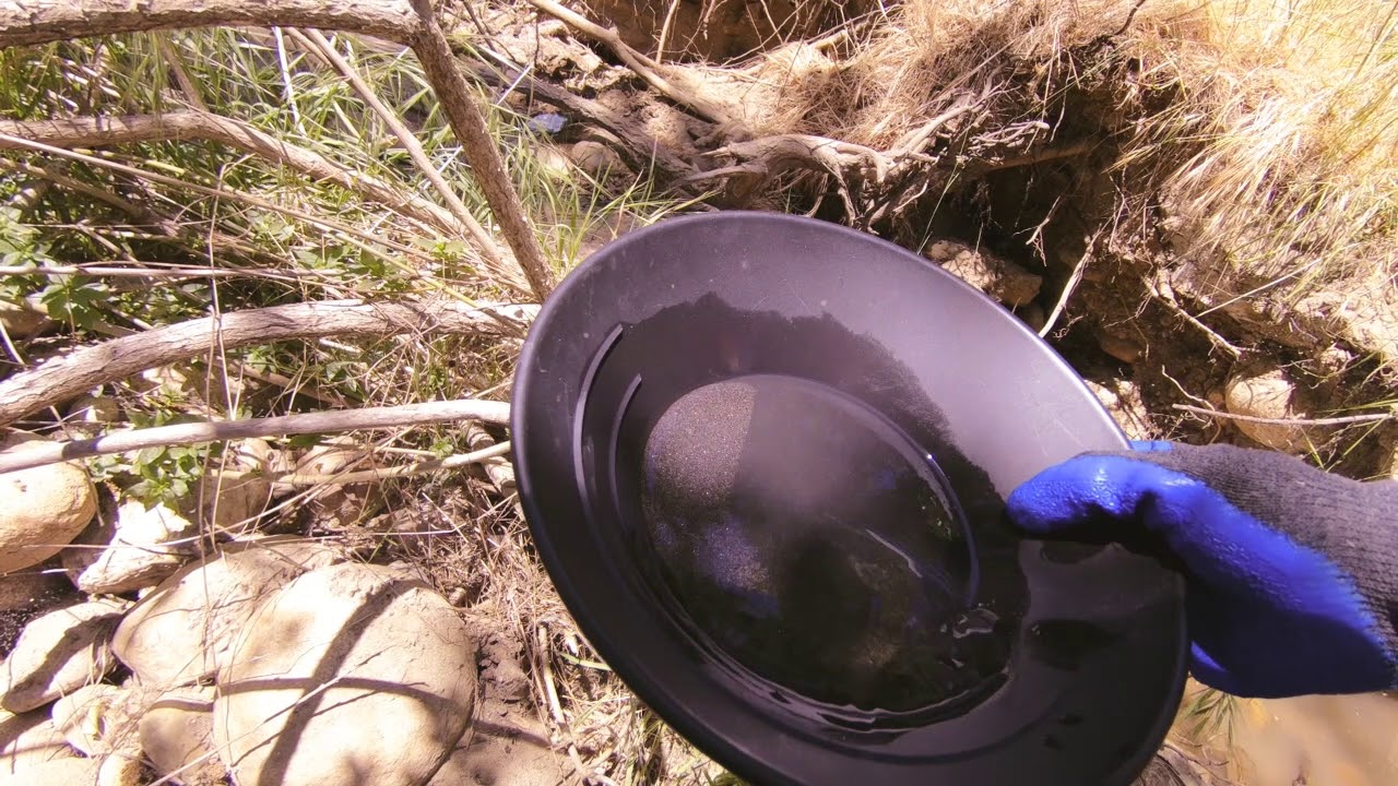 Gold Prospecting w/ Fluid Bed Sluice - Kern River @ Hart Park - Bakersfield, CA (5-15-18)